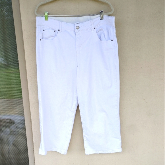 Ruby Rd. White Denim Cropped Jeans (16W) - Picture 10 of 10